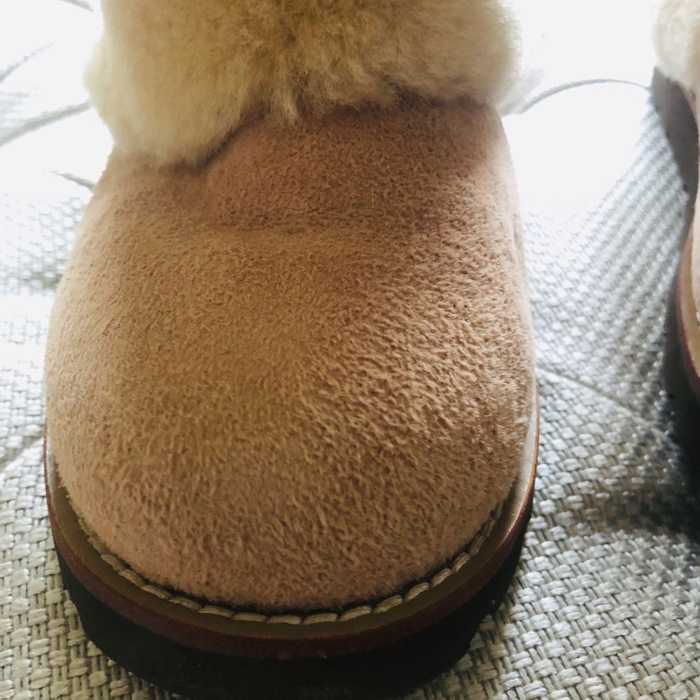 UGG BOOTS ❄️💨 - Picture 5 of 8